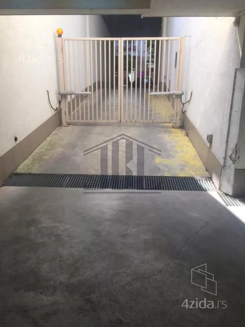 Garaža/Parking | 4zida
