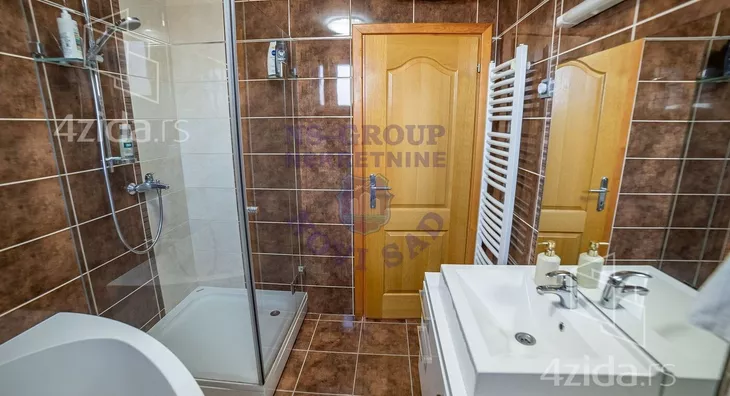 4-etažna kuća | 4zida