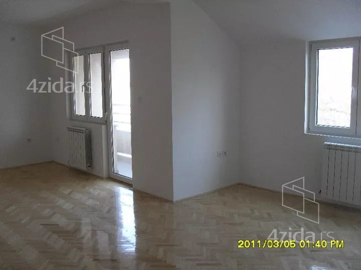 Četvoroiposoban stan | 4zida