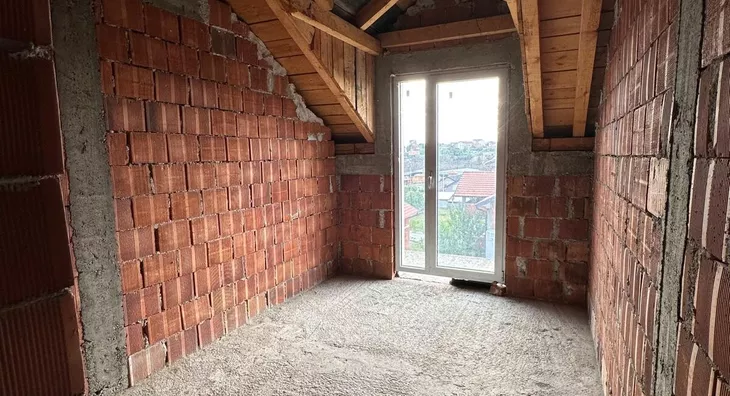 Četvoroiposoban stan | 4zida