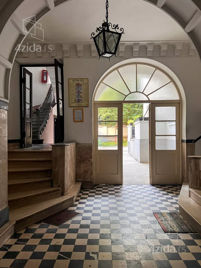 Troiposoban stan | 4zida