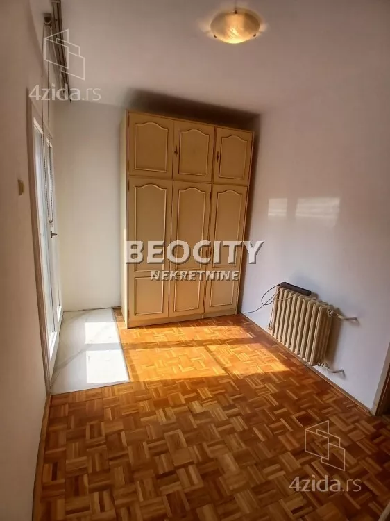 Četvoroiposoban stan | 4zida