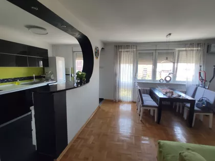 Trg Kralja Aleksandra Ujedinitelja | 4zida.rs