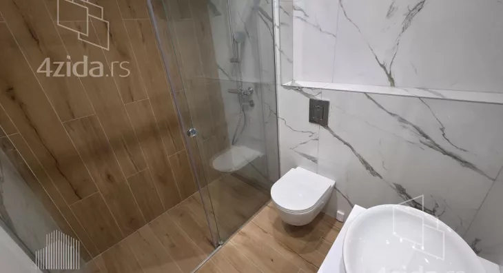 Četvoroiposoban stan | 4zida