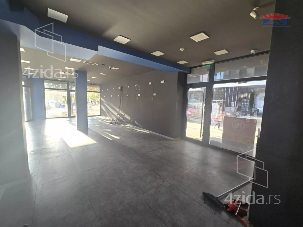 Poslovni prostor | 4zida