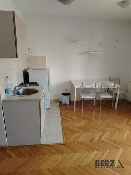 Cara Dušana | 4zida.rs