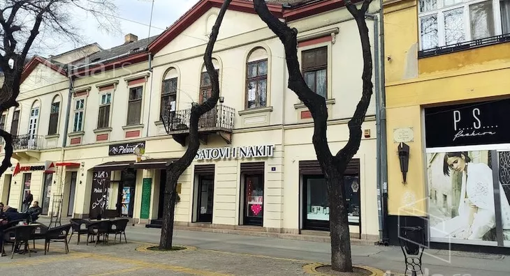 Četvoroiposoban stan | 4zida