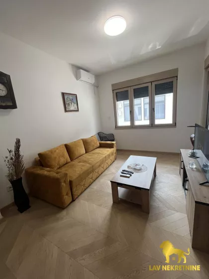 LOVĆENSKA | 4zida.rs