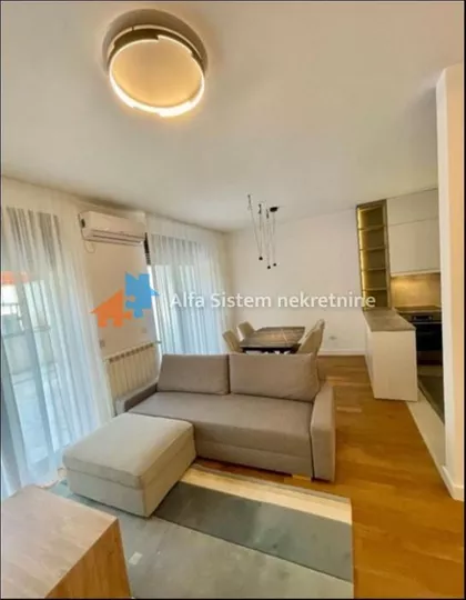 Crveni Krst Vračar | 4zida.rs