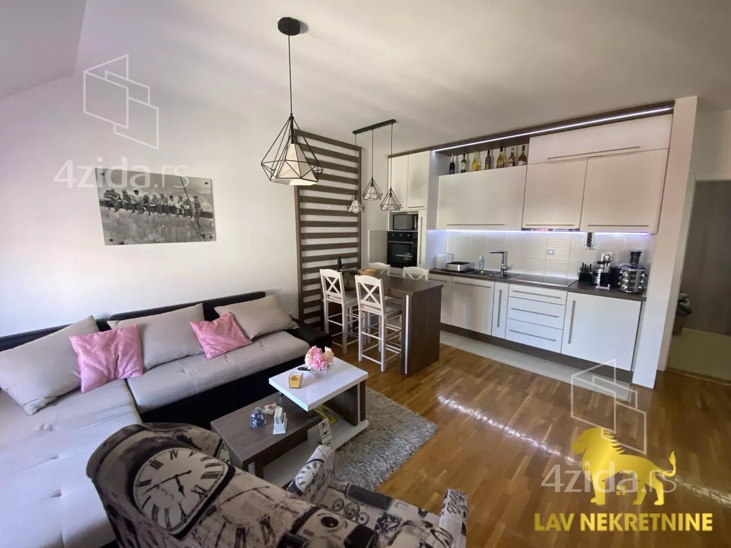 Jednoiposoban stan | 4zida