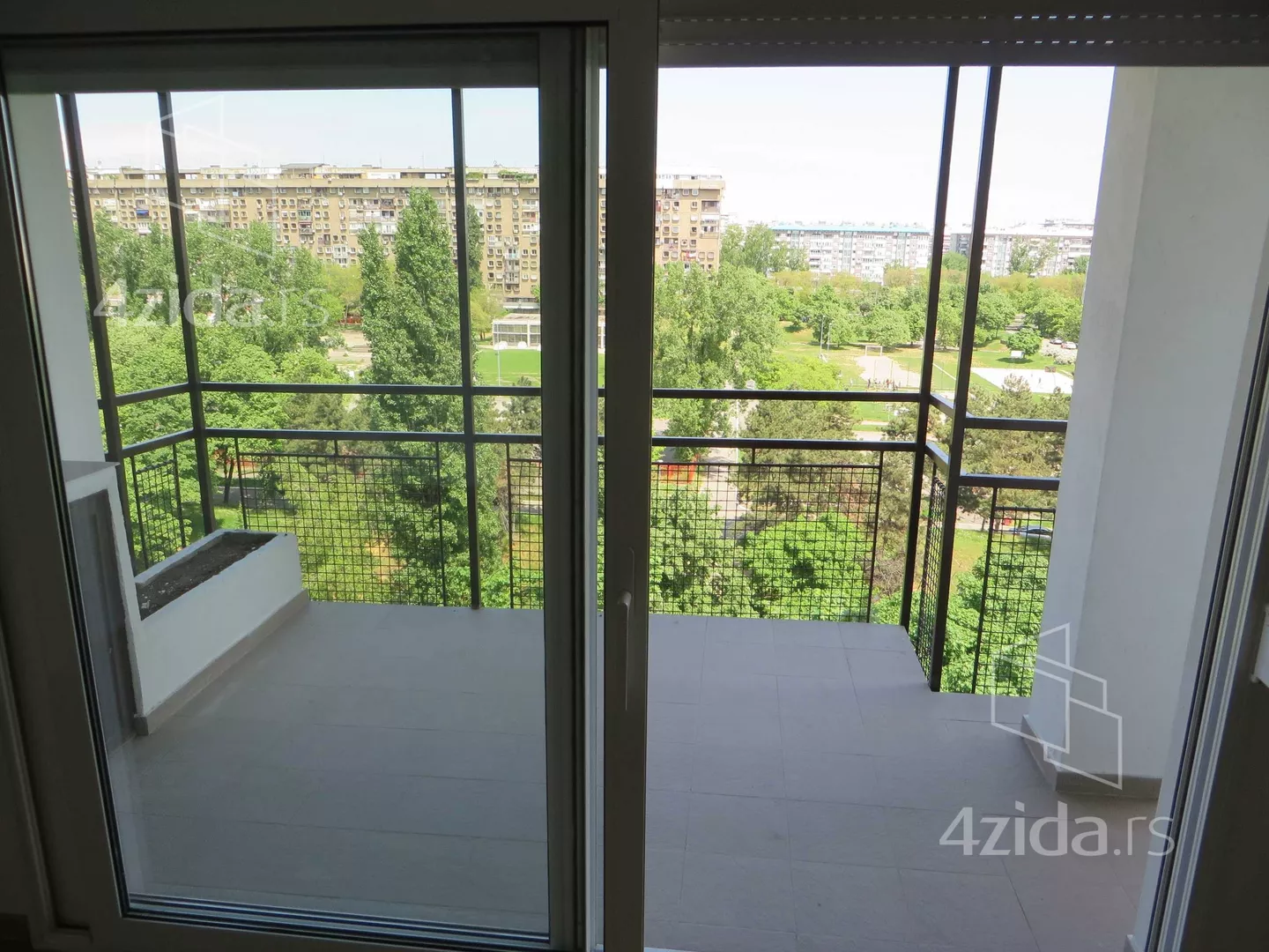 Petosoban stan | 4zida