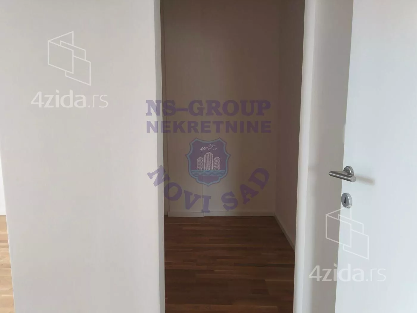 Četvoroiposoban stan | 4zida