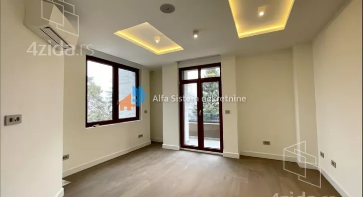 Poslovna zgrada | 4zida