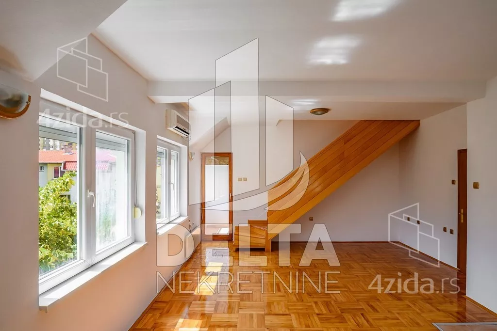 Četvoroiposoban stan | 4zida