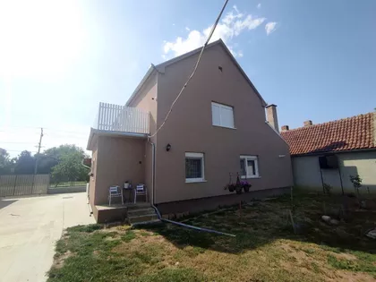 Botoš | 4zida.rs