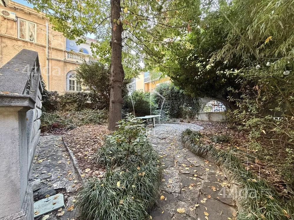 Šestosoban stan | 4zida