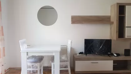 Hadži Ruvimova | 4zida.rs