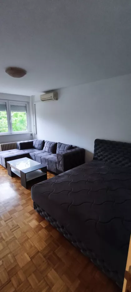 Palmira Toljatija 40 | 4zida.rs