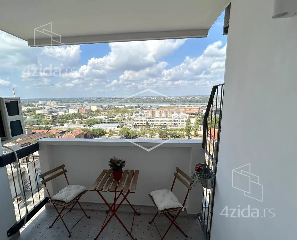 Četvoroiposoban stan | 4zida