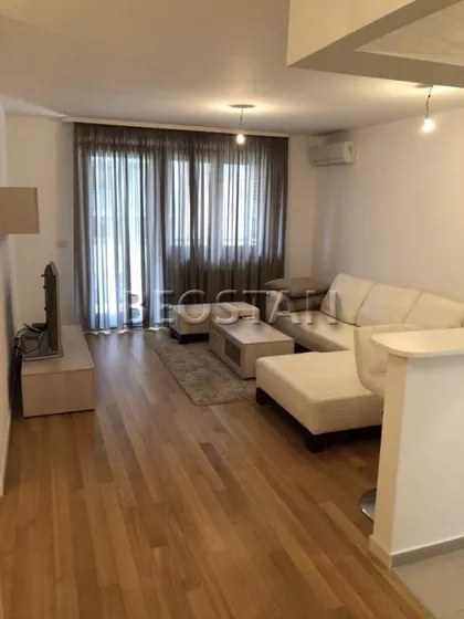 Urosa Martinovica | 4zida.rs