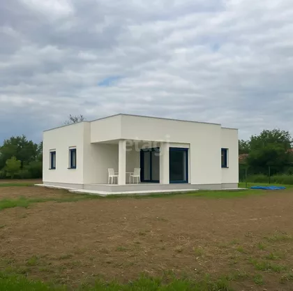 Milenka Zablaćanskog | 4zida.rs