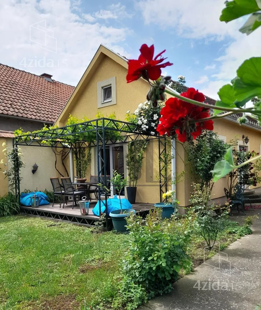 Kuća | 4zida