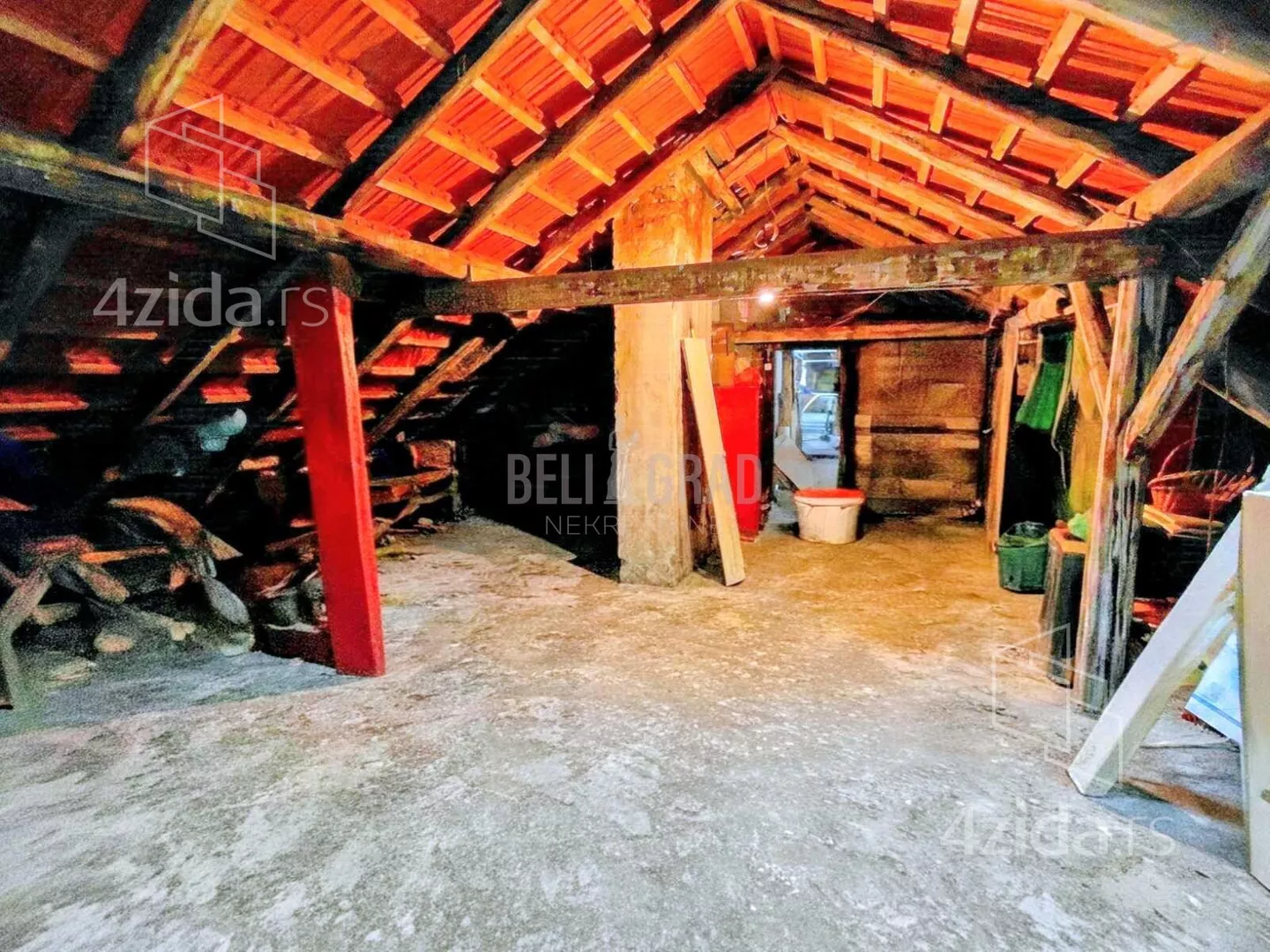 Troiposoban stan | 4zida