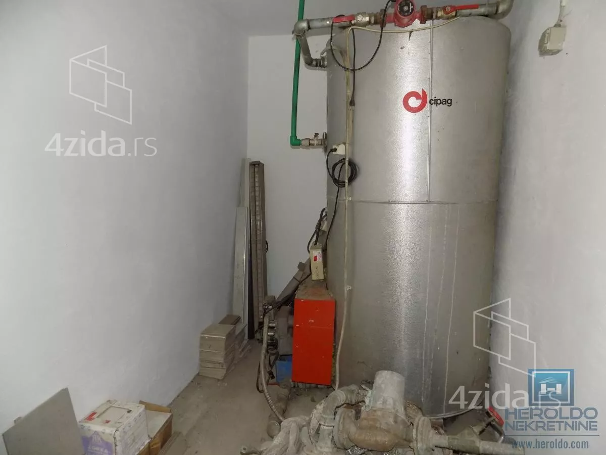 Poslovni prostor | 4zida