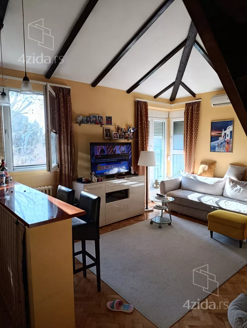 Troiposoban stan | 4zida