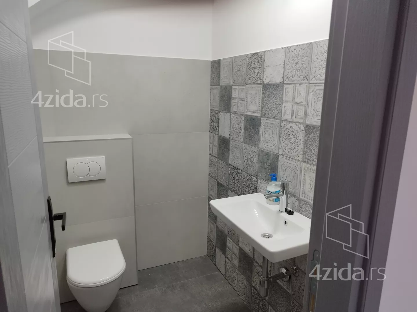 Lokal | 4zida