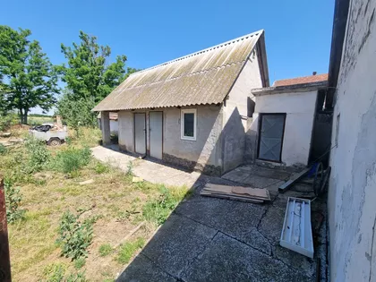 Čuruška | 4zida.rs
