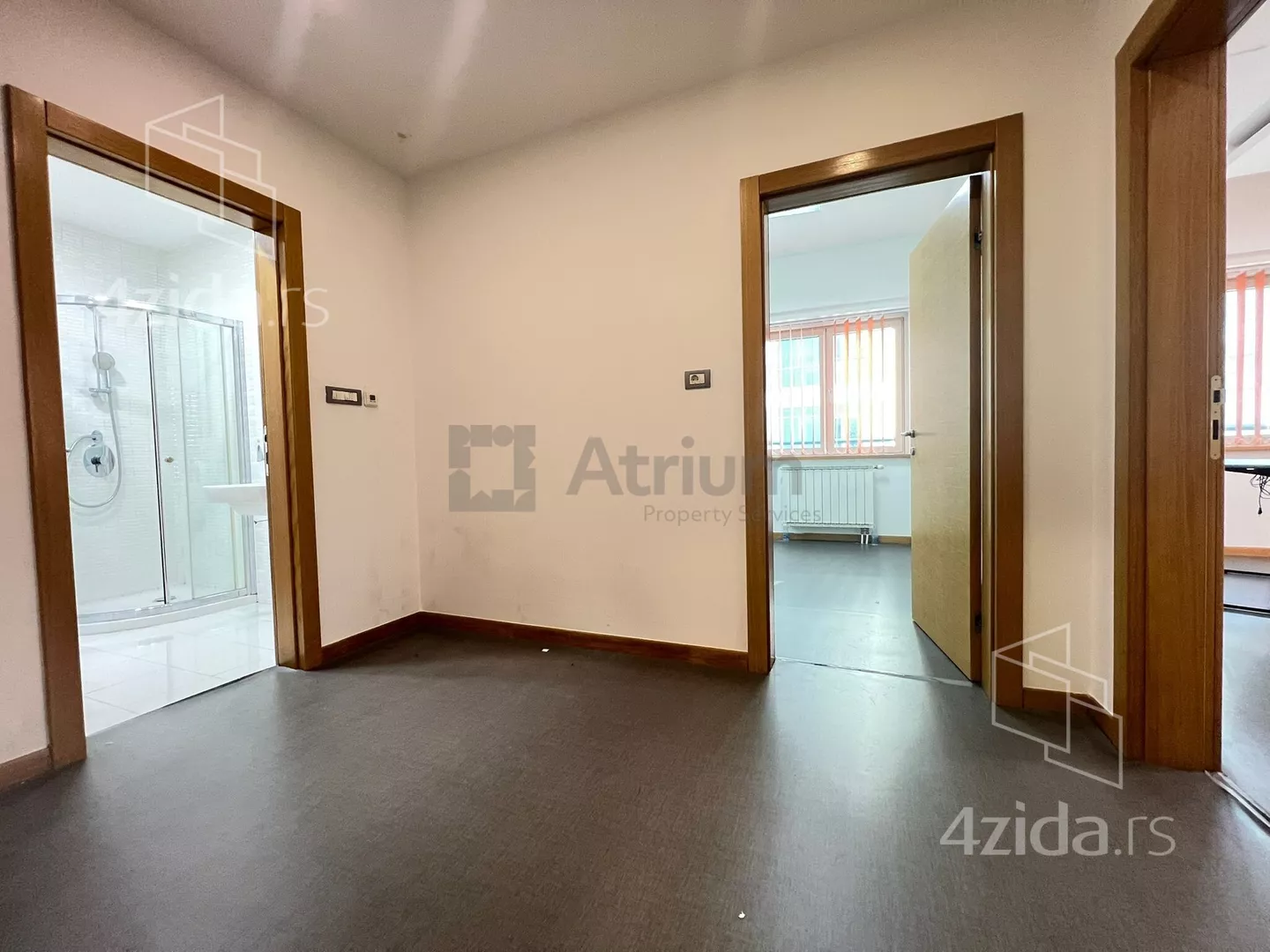 Poslovna zgrada | 4zida