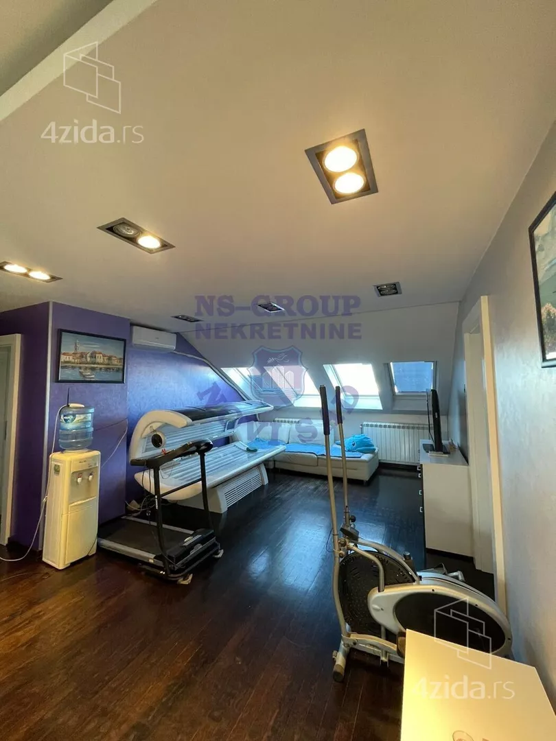 Sedmosoban stan | 4zida