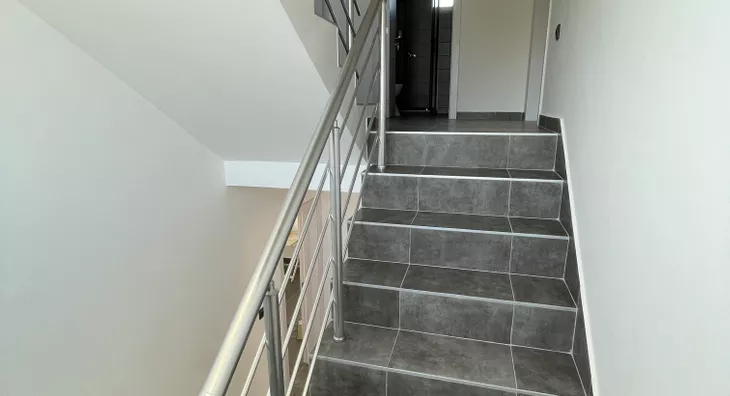 Poslovna zgrada | 4zida