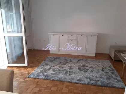 Marine Veličković | 4zida.rs