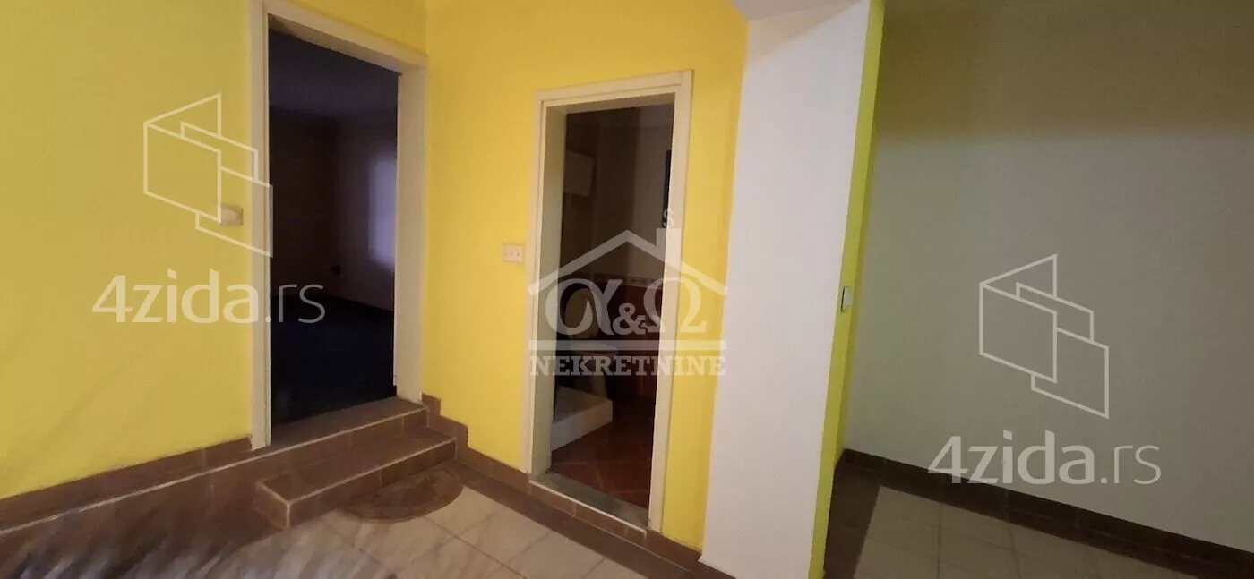 Poslovna zgrada | 4zida