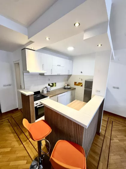 Crveni Krst Vračar | 4zida.rs