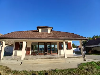Karađorđeva 33 | 4zida.rs