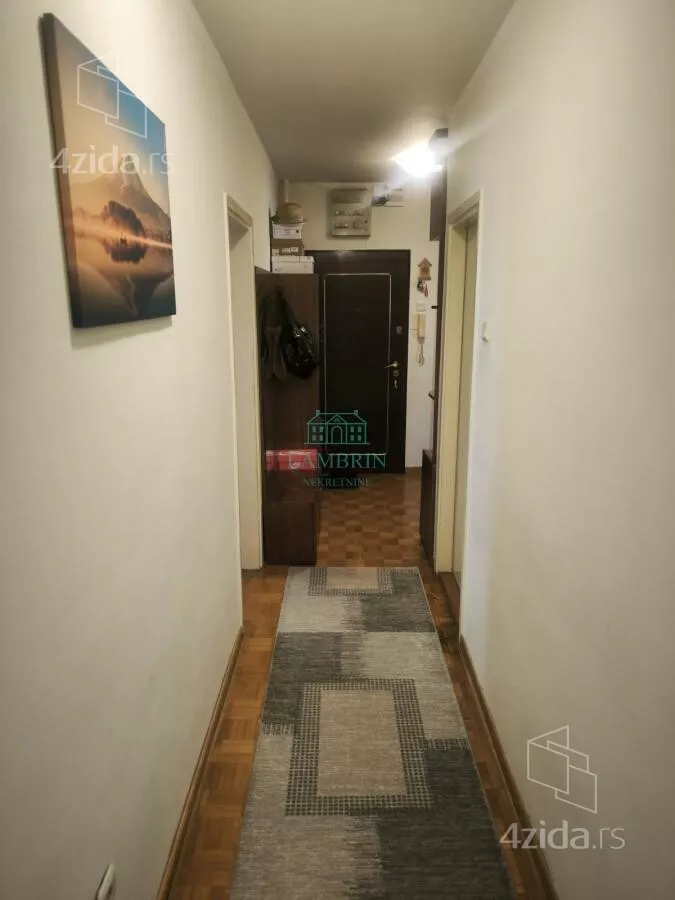 Troiposoban stan | 4zida