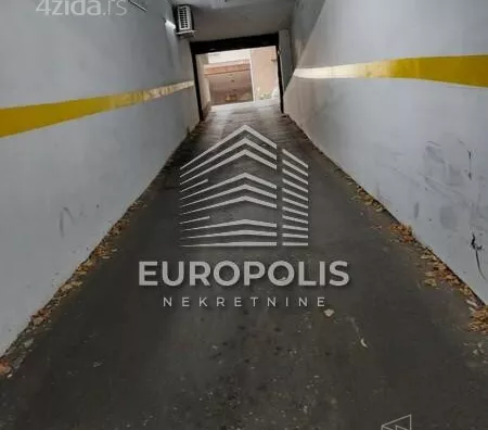 Garaža | 4zida