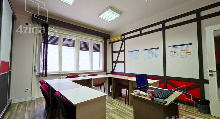 Petosoban stan | 4zida