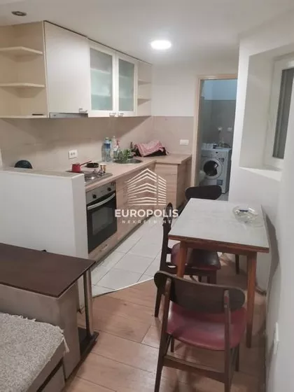 Makenzijeva | 4zida.rs