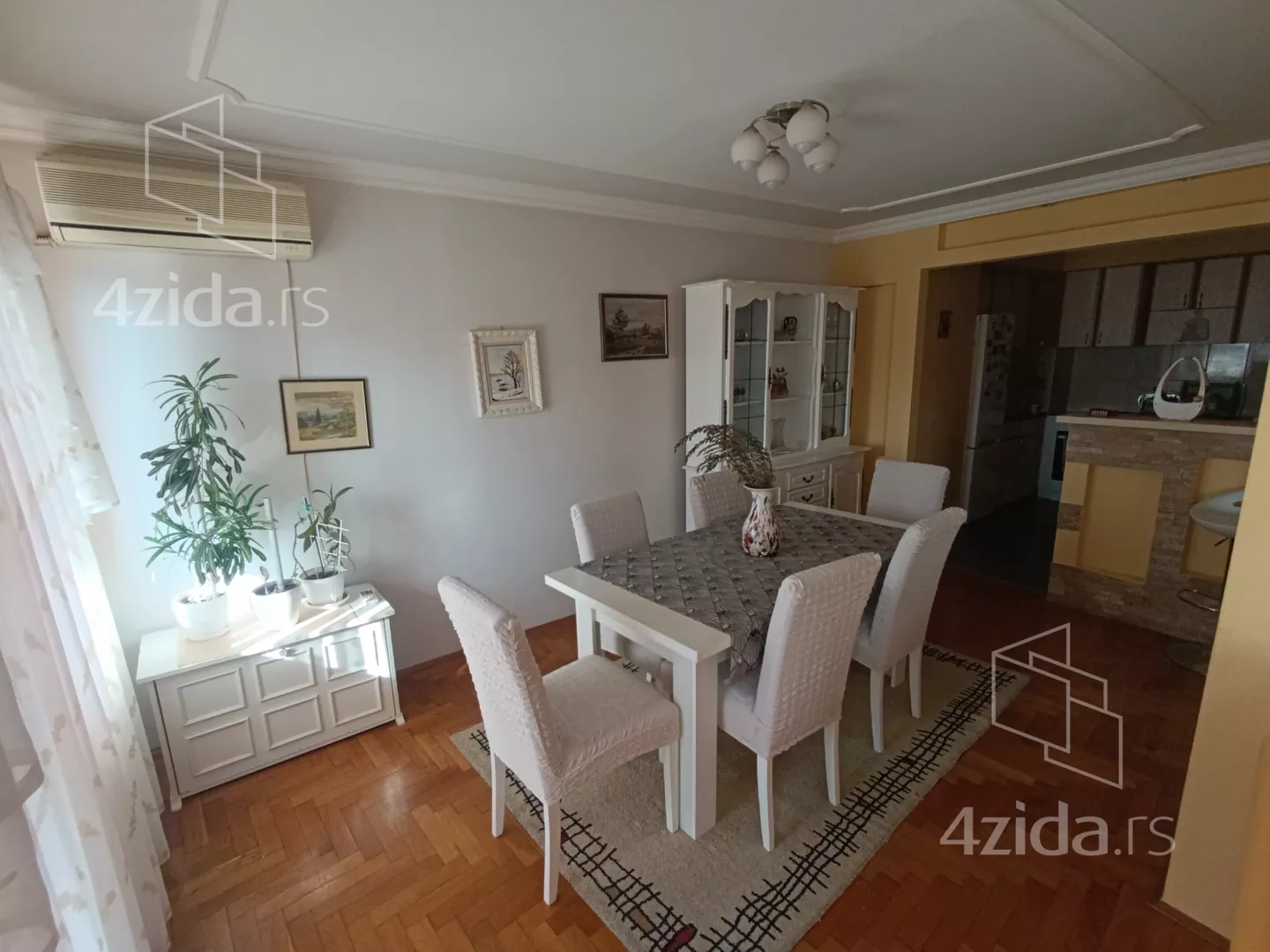 Troiposoban stan | 4zida