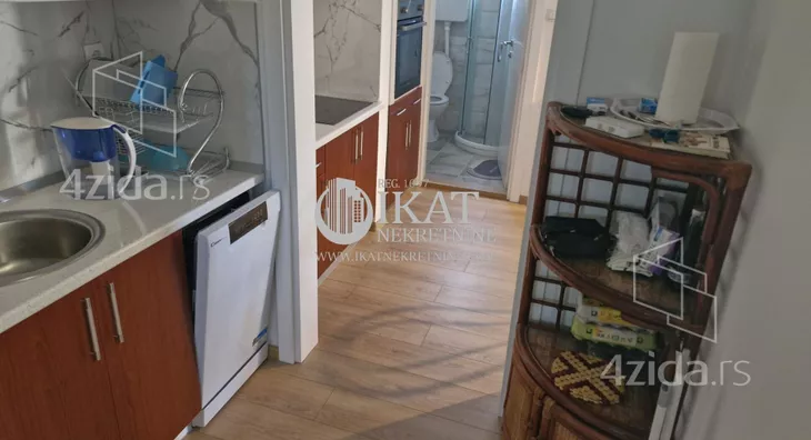 5-etažna kuća | 4zida