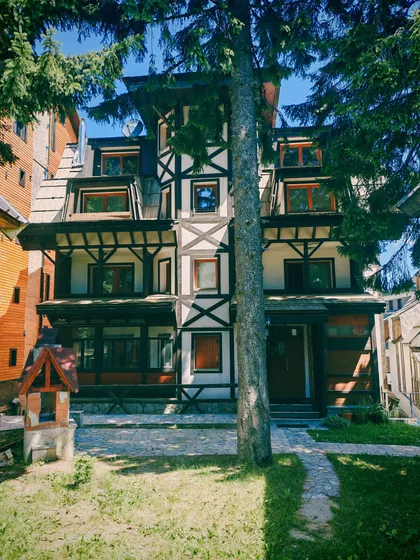 Hrastnička | 4zida.rs
