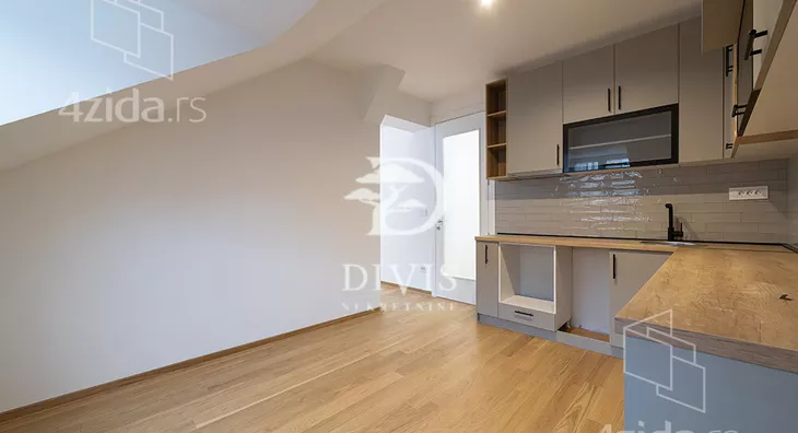 Četvoroiposoban stan | 4zida