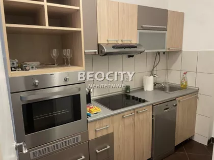 Petra Drapšina | 4zida.rs