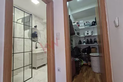 Gospodara Vučića | 4zida.rs