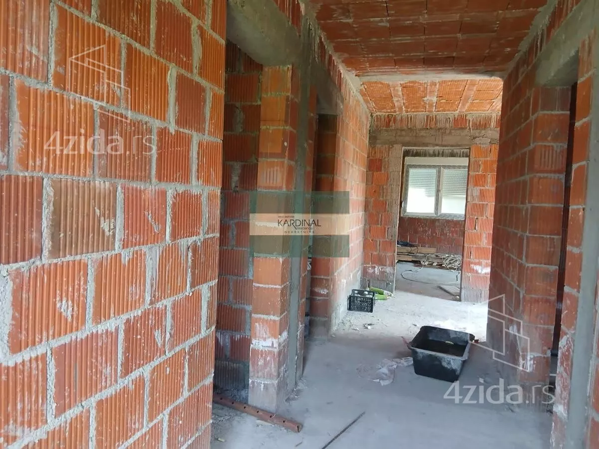 Plac | 4zida