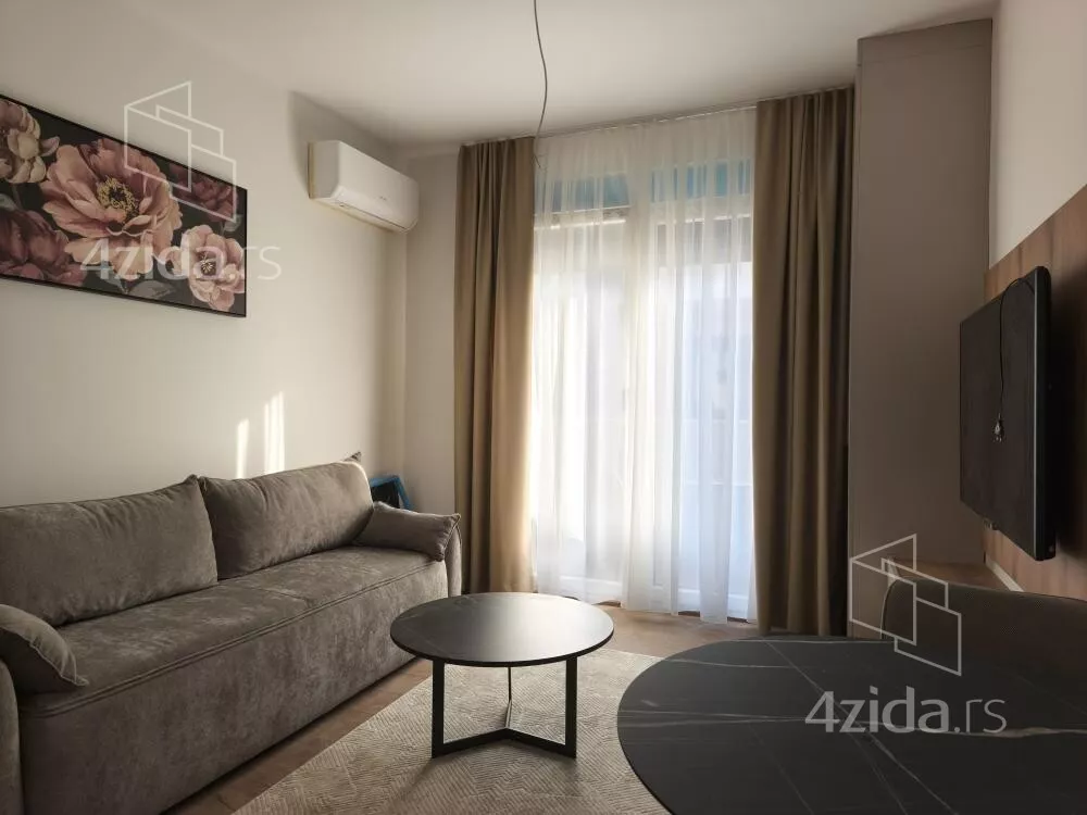 Poslovna zgrada | 4zida